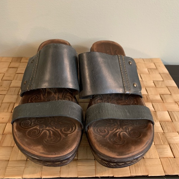 Born Shoes - Born blue sandals with heel size 9